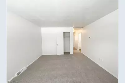 832 S Logan Street, Elyria, OH 44035 - Photo 13