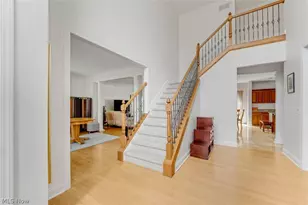 38595 Flanders Dr, Solon, OH 44139 - Photo 3