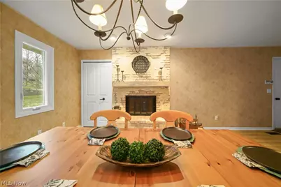 8266 Pebble Creek Court, Chagrin Falls, OH 44023 - Photo 9