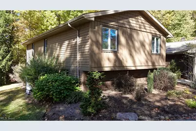 8266 Pebble Creek Court, Chagrin Falls, OH 44023 - Photo 37