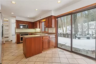 680 Rocky Hollow Dr, Akron, OH 44313 - Photo 11