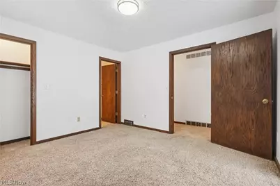 680 Rocky Hollow Drive, Akron, OH 44313 - Photo 19