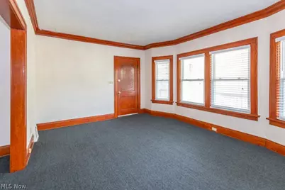 917 Helmsdale Road, Cleveland Heights, OH 44112 - Photo 3