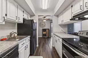 6853 Colonial Dr, Mentor, OH 44060 - Photo 15