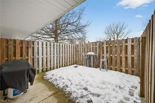 6853 Colonial Dr, Mentor, OH 44060 - Photo 37