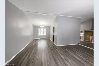 32847 Redwood Boulevard, Avon Lake, OH 44012 - Photo 3