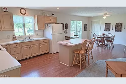 410 Sweet Valley Lane, Kelleys Island, OH 43438 - Photo 5
