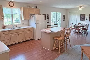 410 Sweet Valley Ln, Kelleys Island, OH 43438 - Photo 5