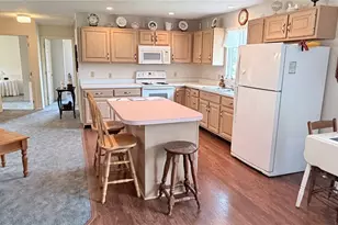 410 Sweet Valley Ln, Kelleys Island, OH 43438 - Photo 3