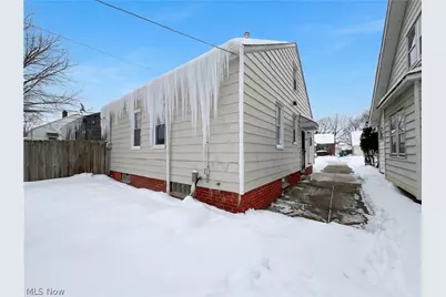 17409 Mapleboro Avenue, Maple Heights, OH 44137 - Photo 5