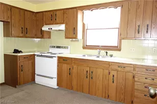 5135 Sheaters Dr, North Canton, OH 44720 - Photo 3