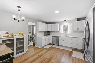 17987 Elliott Dr, Chagrin Falls, OH 44023 - Photo 9