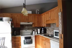 5279 Creekside Blvd, Brunswick Hills, OH 44212 - Photo 5