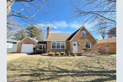 913 Oak Street NW, New Philadelphia, OH 44663 - Photo 1