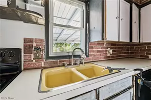 248 Menegay Rd, Louisville, OH 44641 - Photo 7