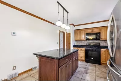 1470 Turnberry Drive, Youngstown, OH 44512 - Photo 15