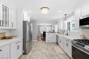 37607 Euclid Ave, Willoughby, OH 44094 - Photo 13