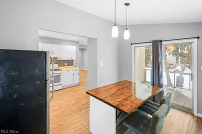 584 Evans Avenue, Akron, OH 44310 - Photo 17