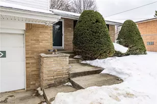 2360 Savoy Ave, Akron, OH 44305 - Photo 3