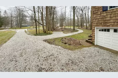 17886 Lost Trail, Chagrin Falls, OH 44023 - Photo 3