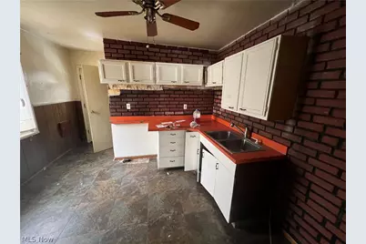 17001 Lipton Avenue, Loveland, OH 44128 - Photo 11