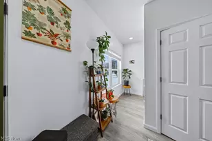 22711 Vera St, Warrensville Heights, OH 44128 - Photo 3