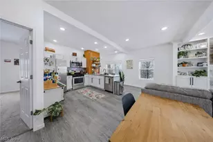 22711 Vera St, Warrensville Heights, OH 44128 - Photo 7