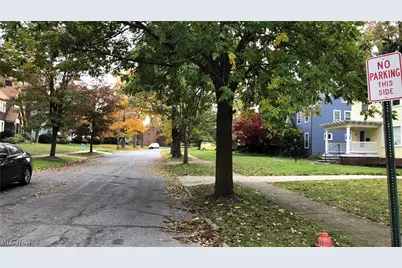 952 Oxford Road, Loveland, OH 44121 - Photo 3