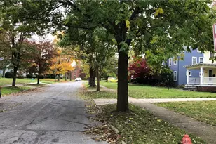 952 Oxford Rd, Cleveland Heights, OH 44121 - Photo 3