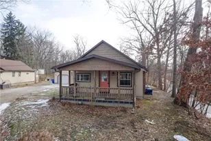 2135 Rankin Dr, Ravenna, OH 44266 - Photo 3