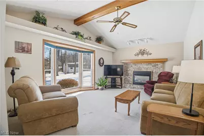 379 Wyndclift Place, Austintown, OH 44515 - Photo 3