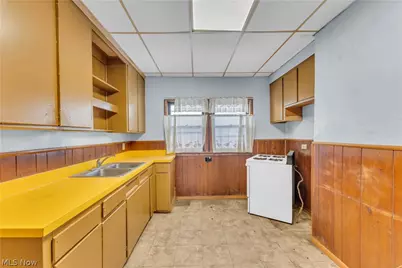 9617 Mount Auburn Avenue, Loveland, OH 44104 - Photo 11