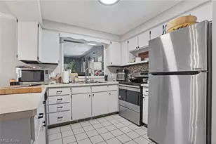 321 Meadowbrook Ave, Youngstown, OH 44512 - Photo 3