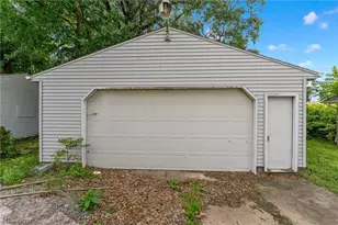 34 N Bon Air Ave, Youngstown, OH 44509 - Photo 25