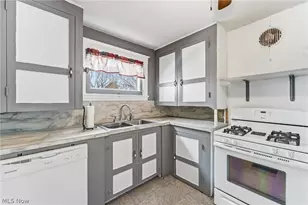 34 N Bon Air Ave, Youngstown, OH 44509 - Photo 5