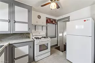 34 N Bon Air Ave, Youngstown, OH 44509 - Photo 7