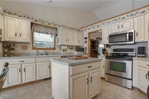 2837 Stratford Cir, Akron, OH 44312 - Photo 7