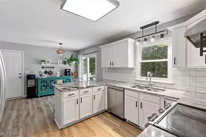 695 Hillcrest Drive, Wadsworth, OH 44281 - Photo 11