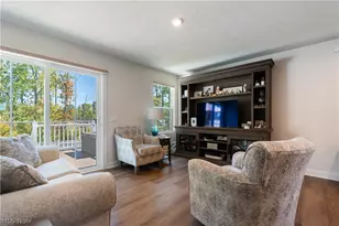 1011 Sunrise Wy, Akron, OH 44312 - Photo 13