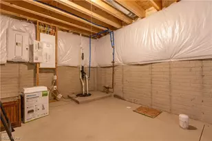 1011 Sunrise Wy, Akron, OH 44312 - Photo 29