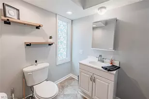 920 Howard St, Elyria, OH 44035 - Photo 13