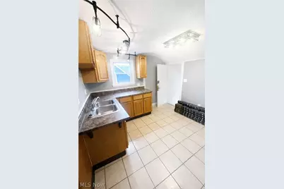 7014 Thornton Drive #Up, Parma, OH 44129 - Photo 5