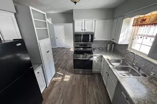 1206 Heatherstone Dr, Painesville Twp, OH 44077 - Photo 7