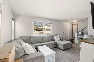 298 E Ford Ave, Barberton, OH 44203 - Photo 9