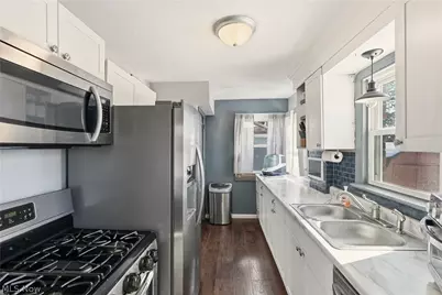 298 E Ford Avenue, Barberton, OH 44203 - Photo 15