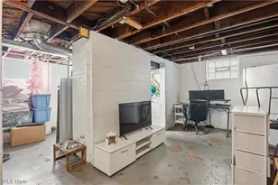 298 E Ford Ave, Barberton, OH 44203 - Photo 29