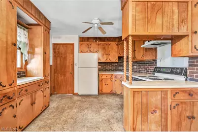 7181 York Road, Parma, OH 44130 - Photo 9