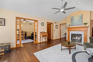 976 Rosemarie Cir, Wadsworth, OH 44281 - Photo 5