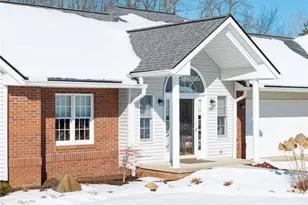 976 Rosemarie Cir, Wadsworth, OH 44281 - Photo 3