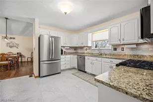 976 Rosemarie Cir, Wadsworth, OH 44281 - Photo 15